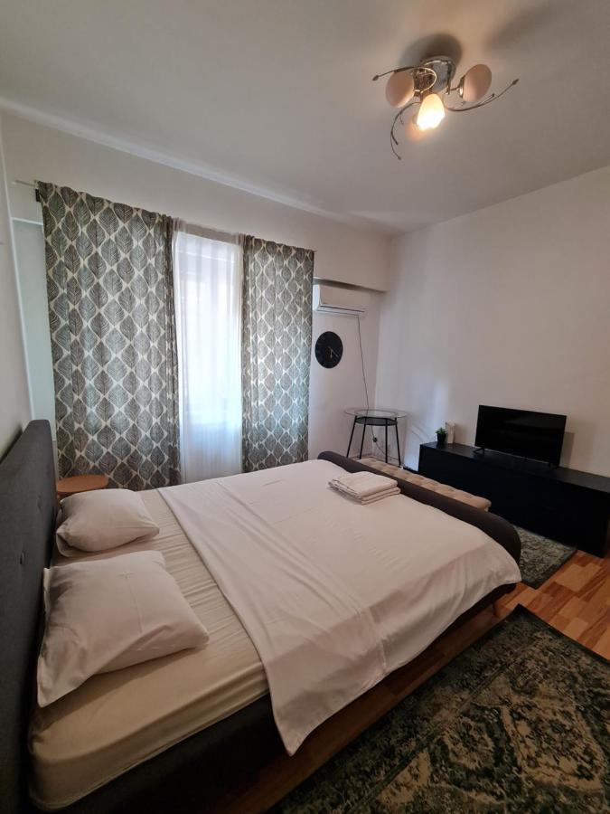 Color Apartments Nicolae Tonitza St บูคาเรสต์ ภายนอก รูปภาพ