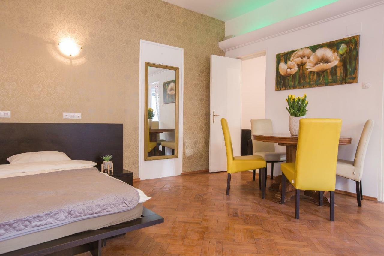 Color Apartments Nicolae Tonitza St บูคาเรสต์ ภายนอก รูปภาพ