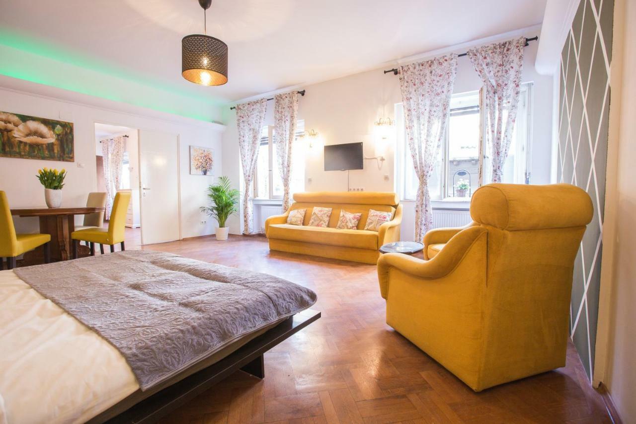 Color Apartments Nicolae Tonitza St บูคาเรสต์ ภายนอก รูปภาพ