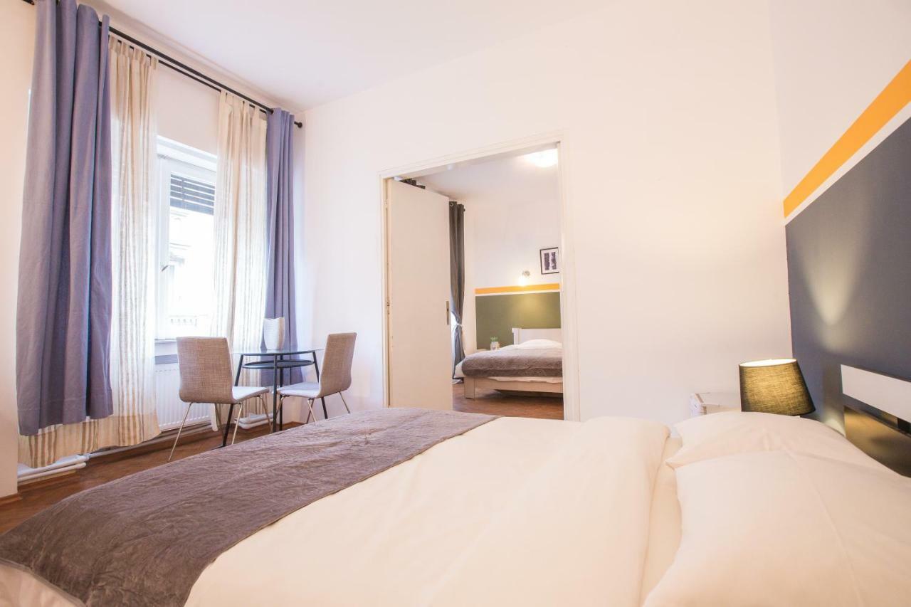 Color Apartments Nicolae Tonitza St บูคาเรสต์ ภายนอก รูปภาพ