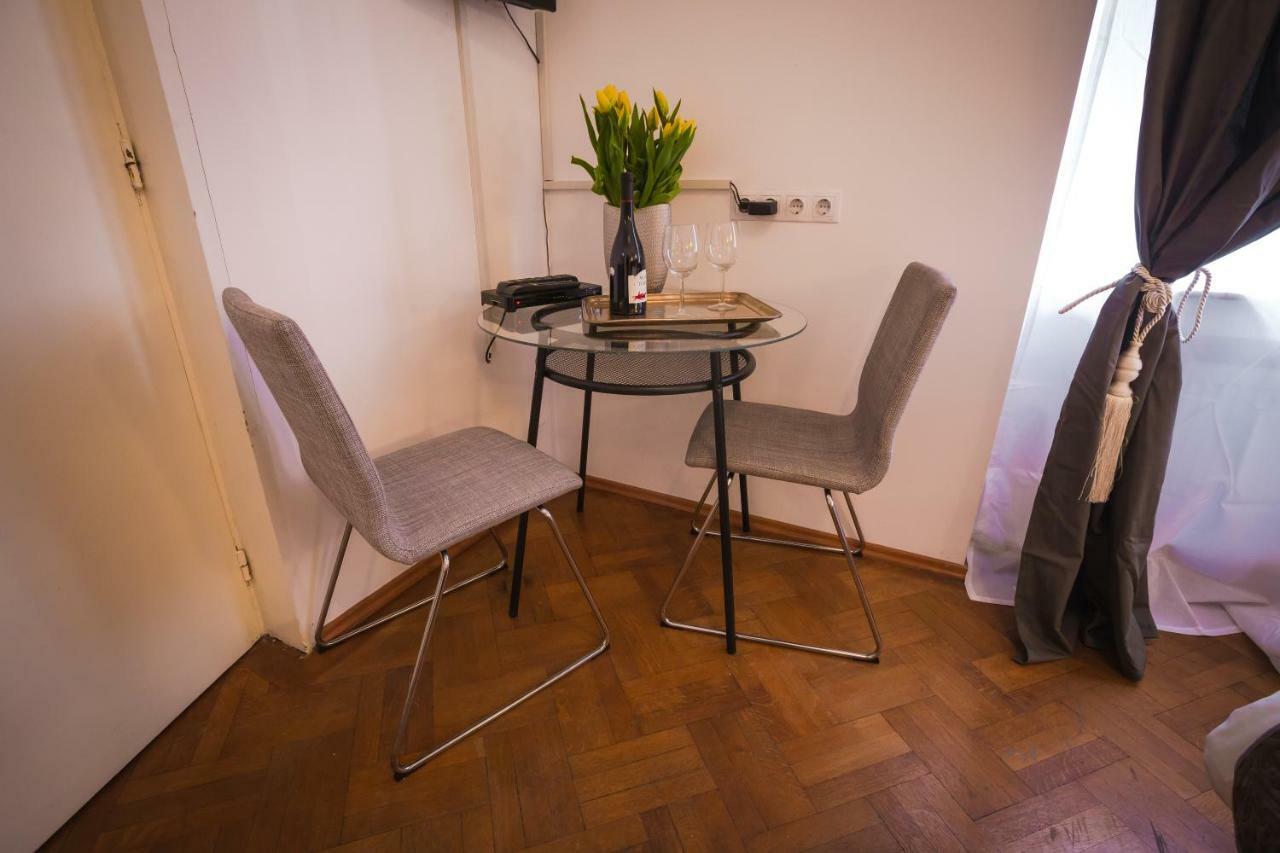 Color Apartments Nicolae Tonitza St บูคาเรสต์ ภายนอก รูปภาพ
