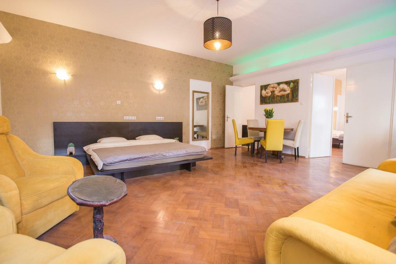 Color Apartments Nicolae Tonitza St บูคาเรสต์ ภายนอก รูปภาพ