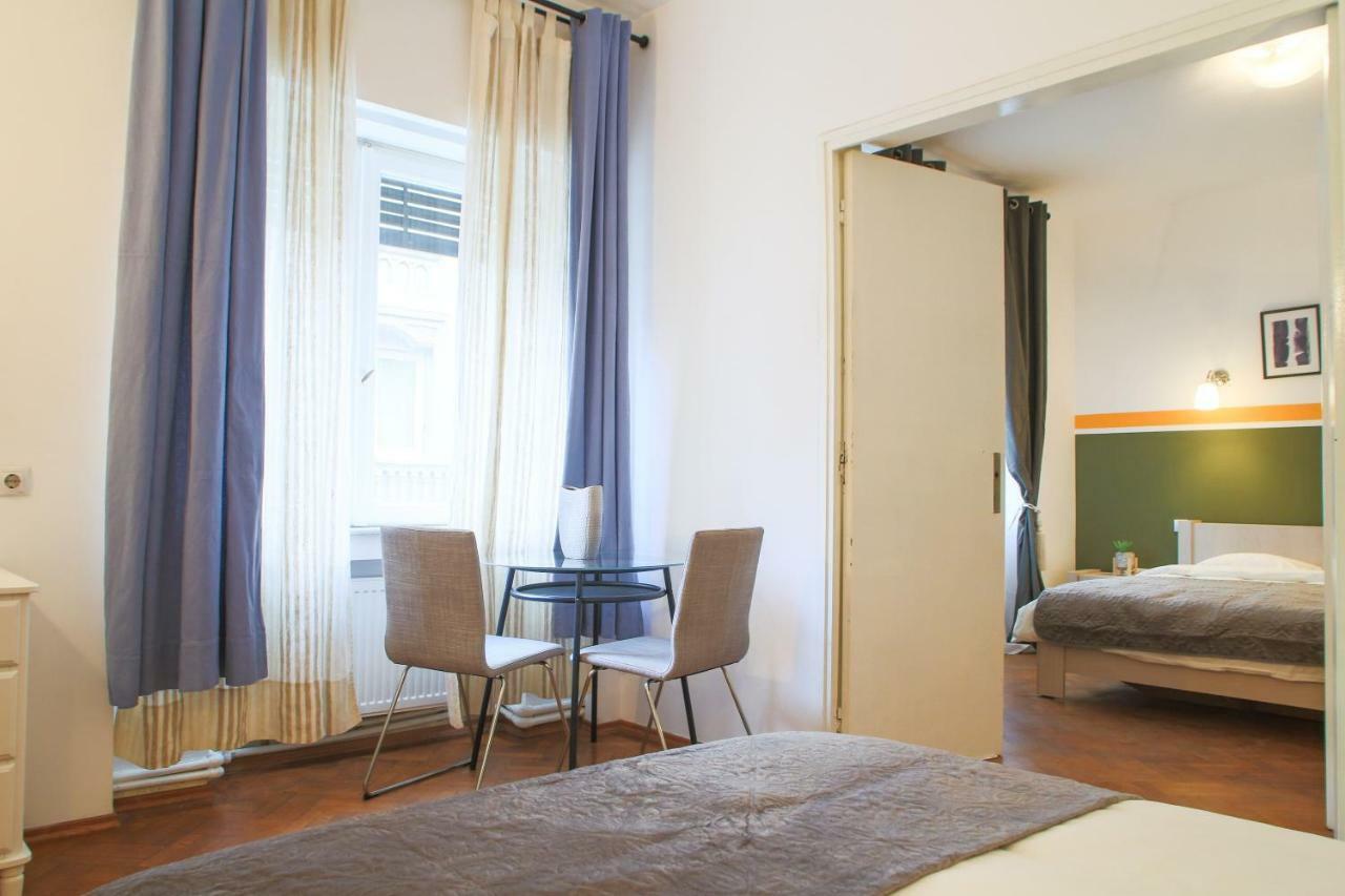 Color Apartments Nicolae Tonitza St บูคาเรสต์ ภายนอก รูปภาพ