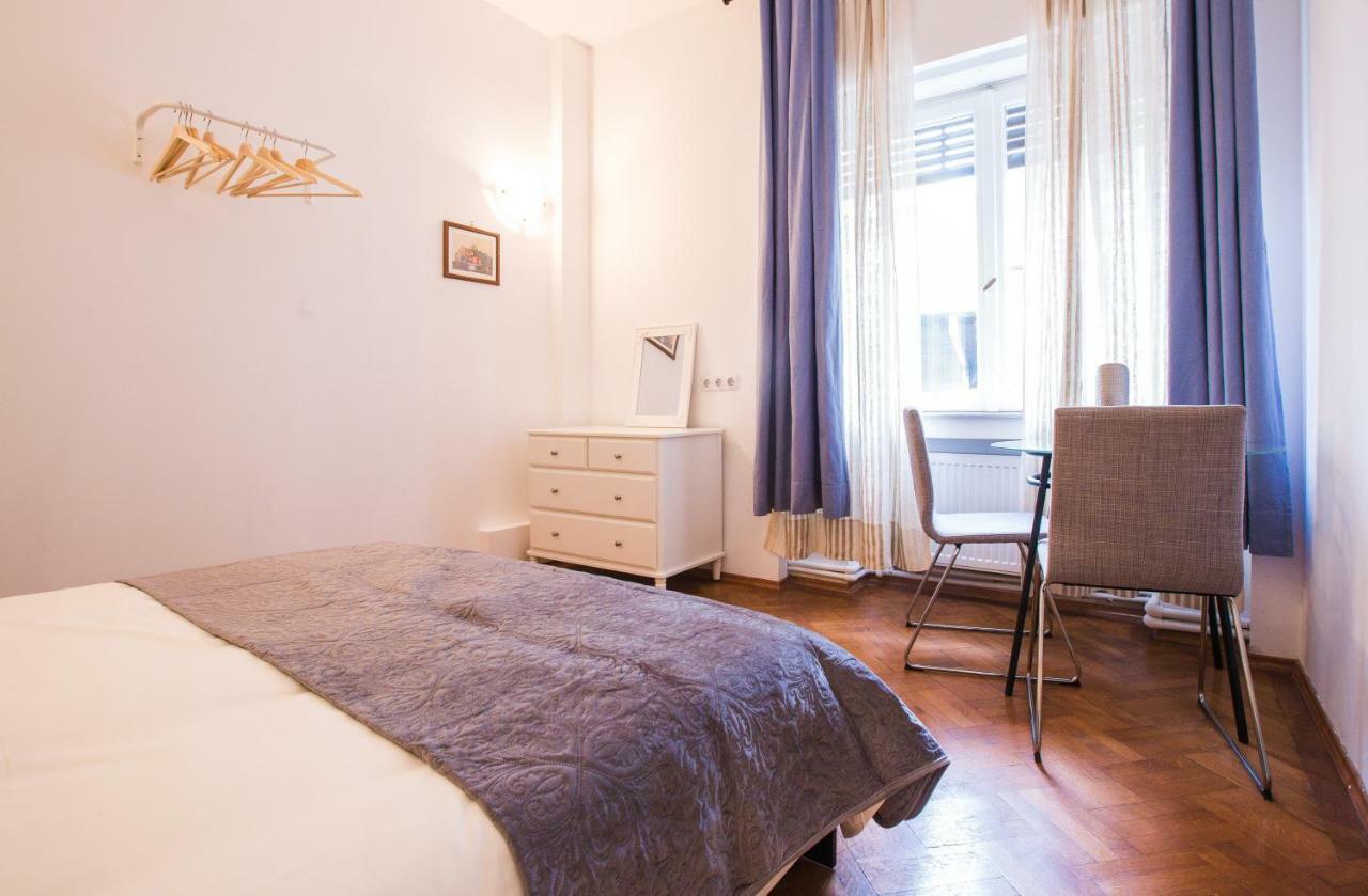 Color Apartments Nicolae Tonitza St บูคาเรสต์ ภายนอก รูปภาพ