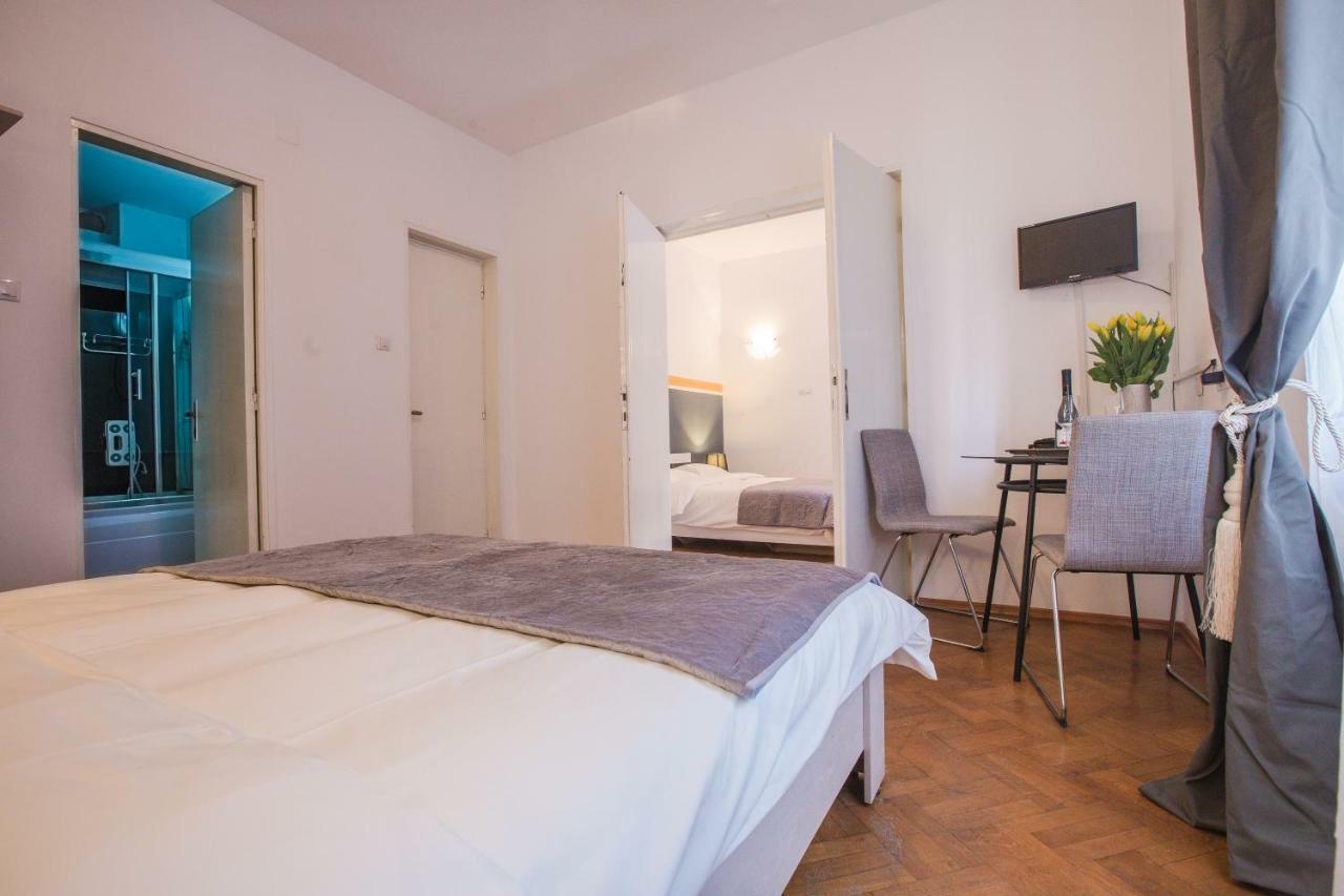 Color Apartments Nicolae Tonitza St บูคาเรสต์ ภายนอก รูปภาพ