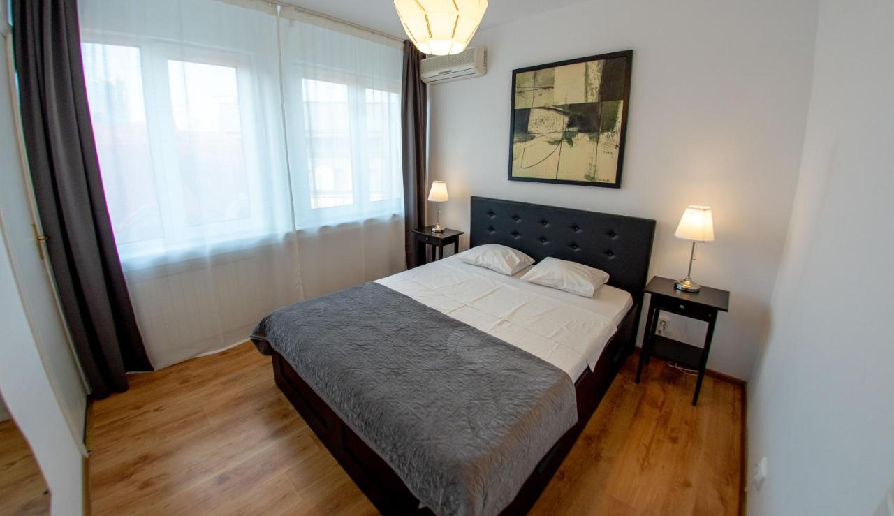Color Apartments Nicolae Tonitza St บูคาเรสต์ ภายนอก รูปภาพ