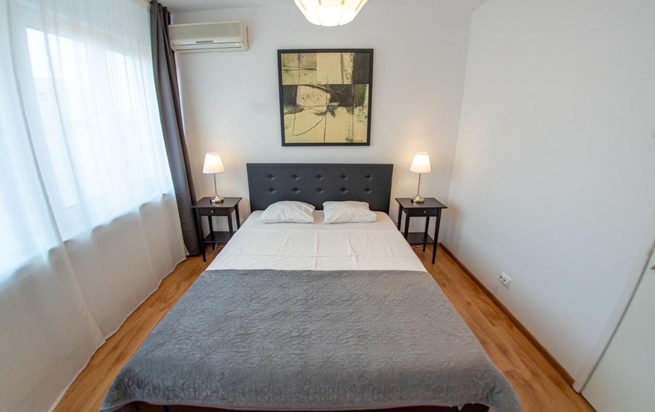 Color Apartments Nicolae Tonitza St บูคาเรสต์ ภายนอก รูปภาพ
